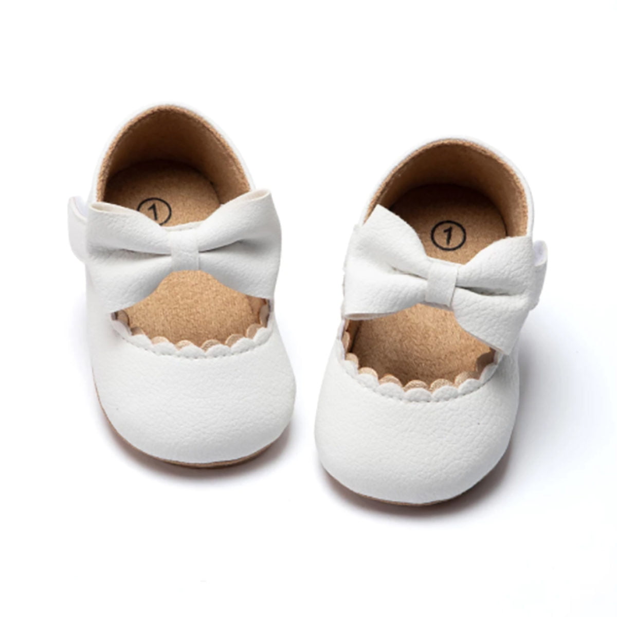 bijele cipelice za bebe