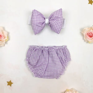 lila karirane gaćice i trakica za bebe