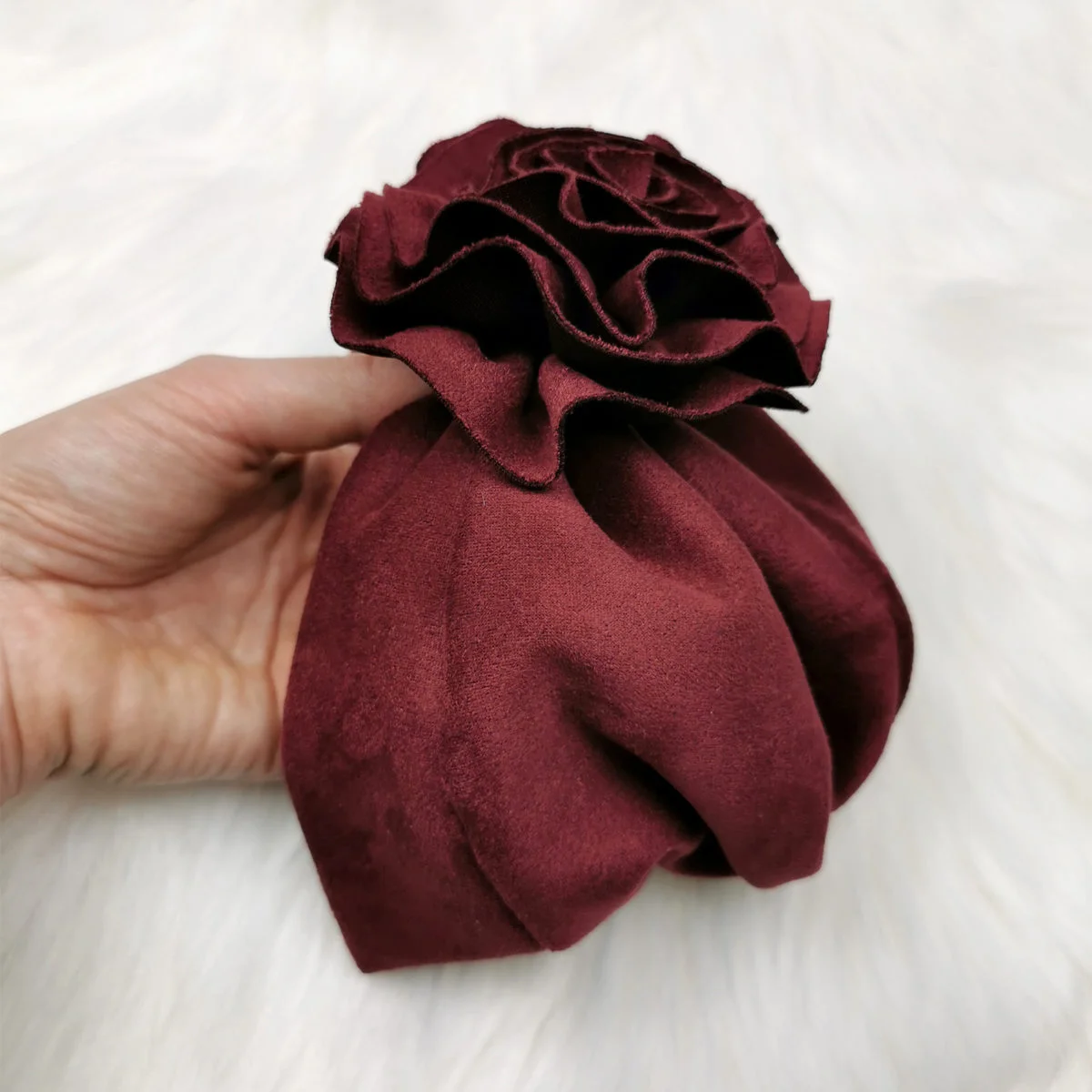 crveni pliš turban