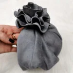 sivi turban s ružom za djecu i odrasle