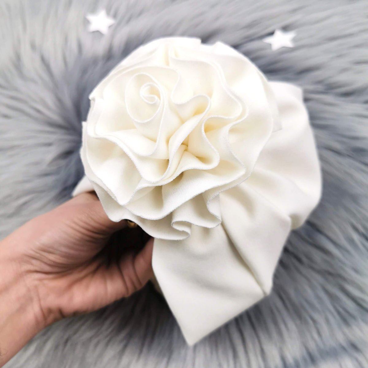 vanilla turban sa velikom ružom