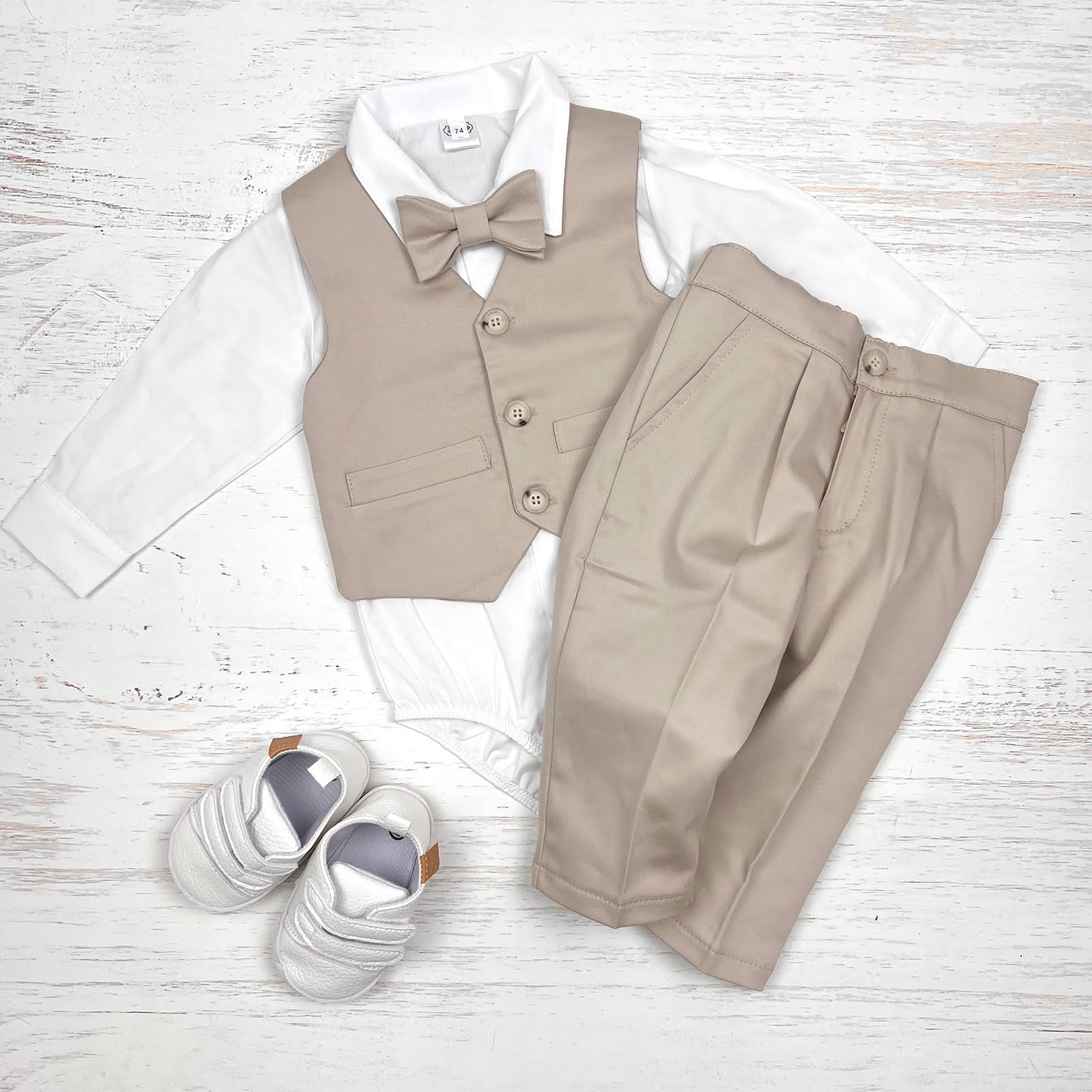 matching hlače, prsluk i leptir mašna sa bodi košuljom za dječake