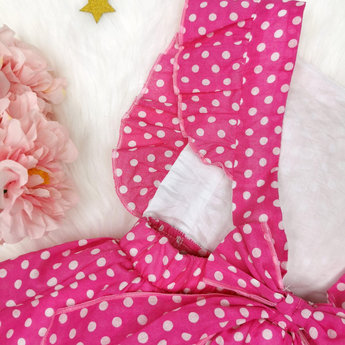 pink polka bodi haljina s otvorenim leđima