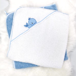 plavo i bijeli ručnik ogrtač za bebe