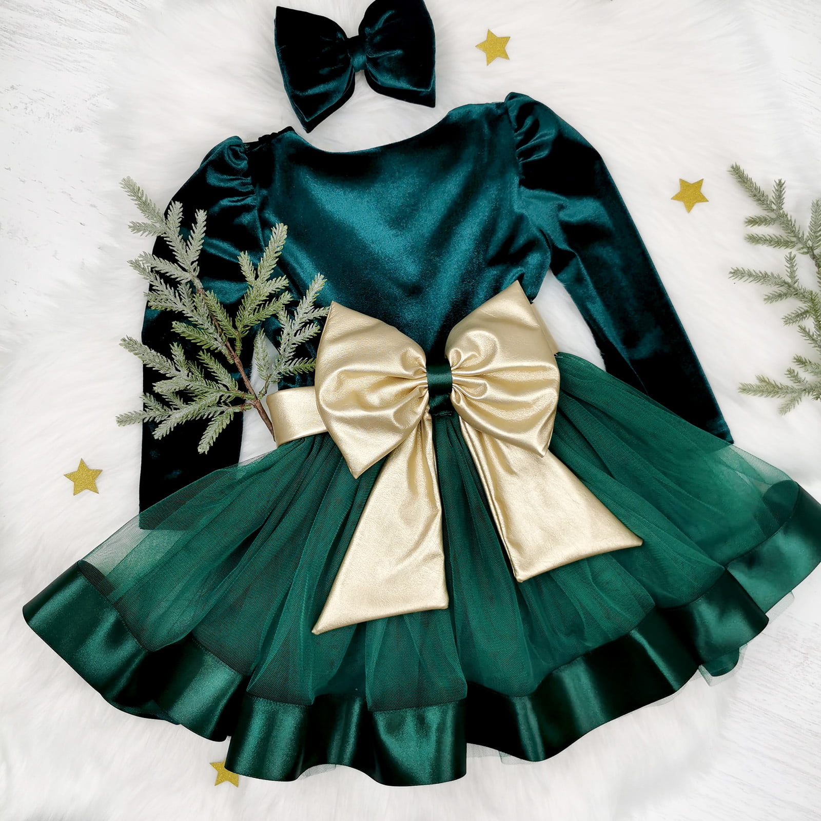 zelena dječja haljina sa zlatnom mašnom